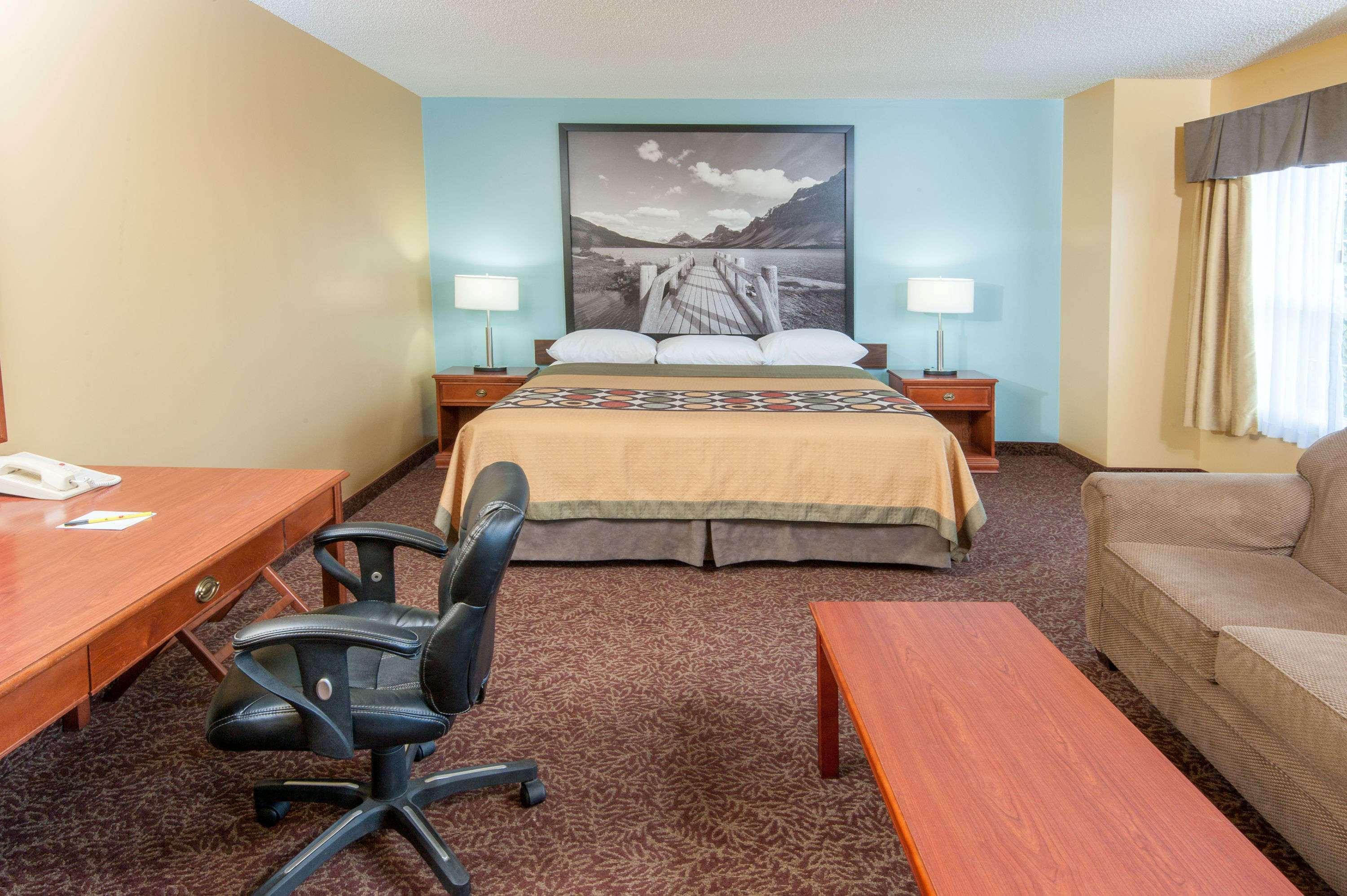 ซูเปอร์ 8 บาย วินด์แฮม ค็อกเรน Hotel Cochrane ภายนอก รูปภาพ