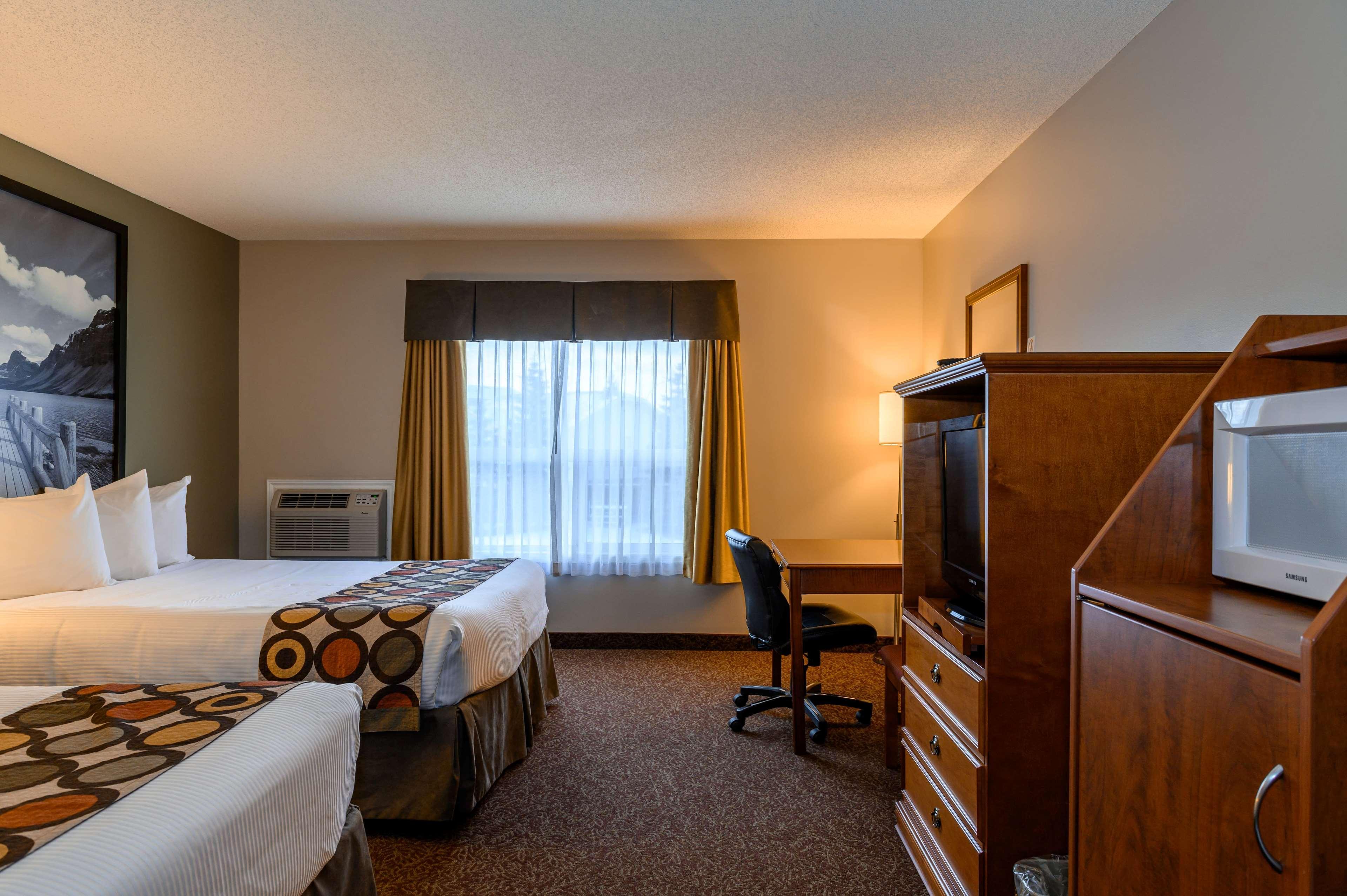 ซูเปอร์ 8 บาย วินด์แฮม ค็อกเรน Hotel Cochrane ภายนอก รูปภาพ