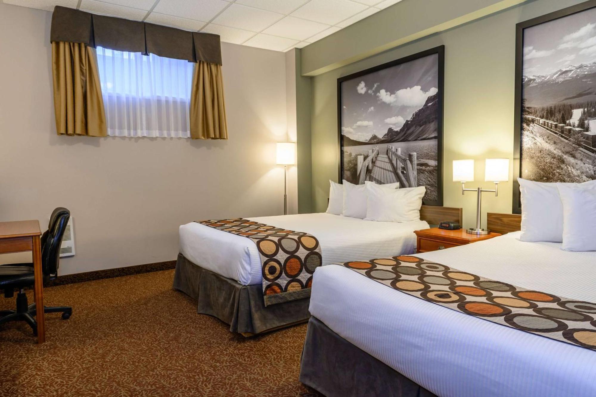 ซูเปอร์ 8 บาย วินด์แฮม ค็อกเรน Hotel Cochrane ภายนอก รูปภาพ