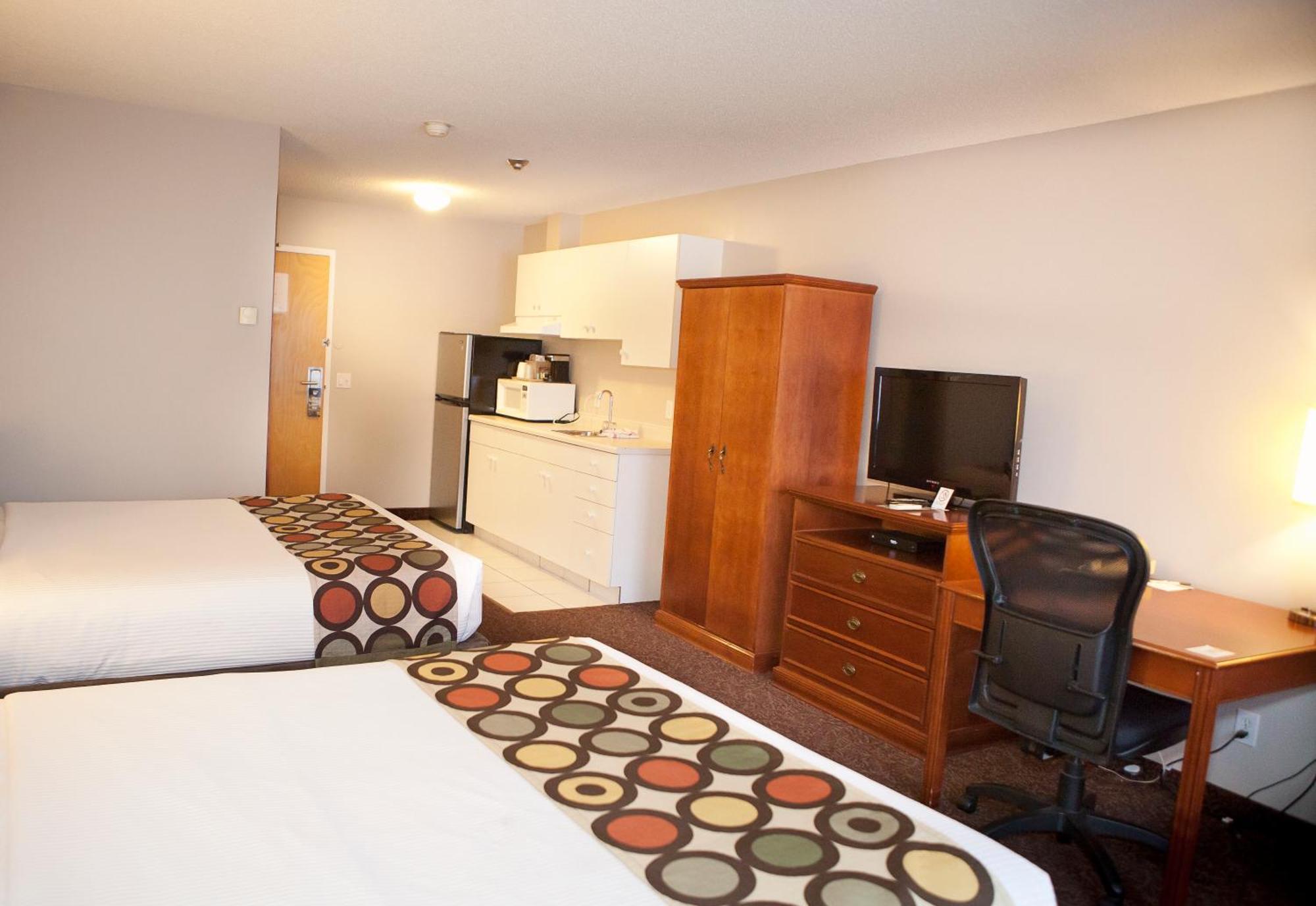 ซูเปอร์ 8 บาย วินด์แฮม ค็อกเรน Hotel Cochrane ภายนอก รูปภาพ