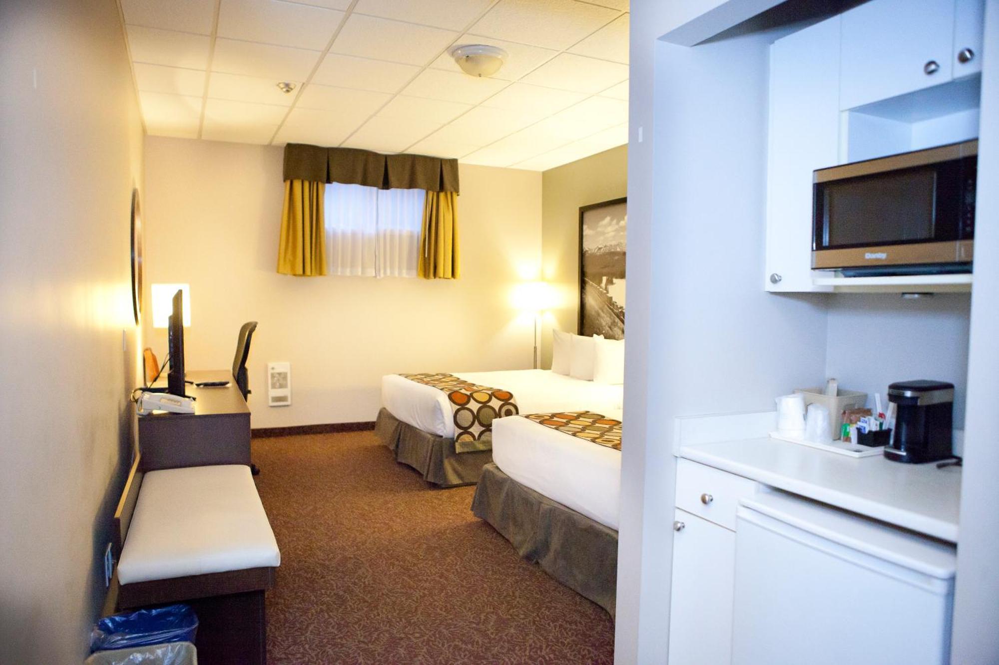 ซูเปอร์ 8 บาย วินด์แฮม ค็อกเรน Hotel Cochrane ภายนอก รูปภาพ