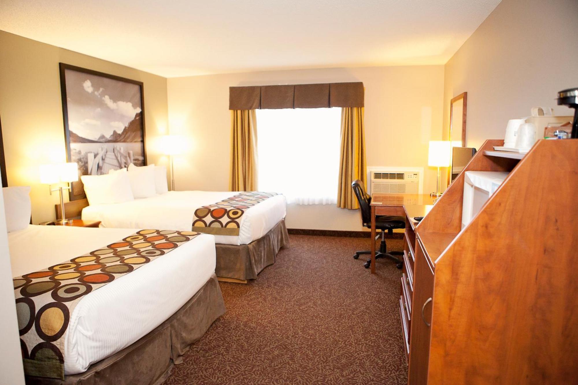 ซูเปอร์ 8 บาย วินด์แฮม ค็อกเรน Hotel Cochrane ภายนอก รูปภาพ