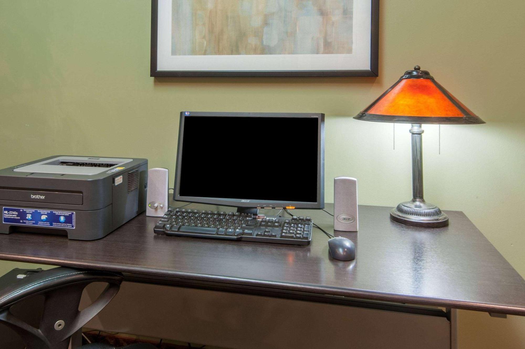 ซูเปอร์ 8 บาย วินด์แฮม ค็อกเรน Hotel Cochrane ภายนอก รูปภาพ