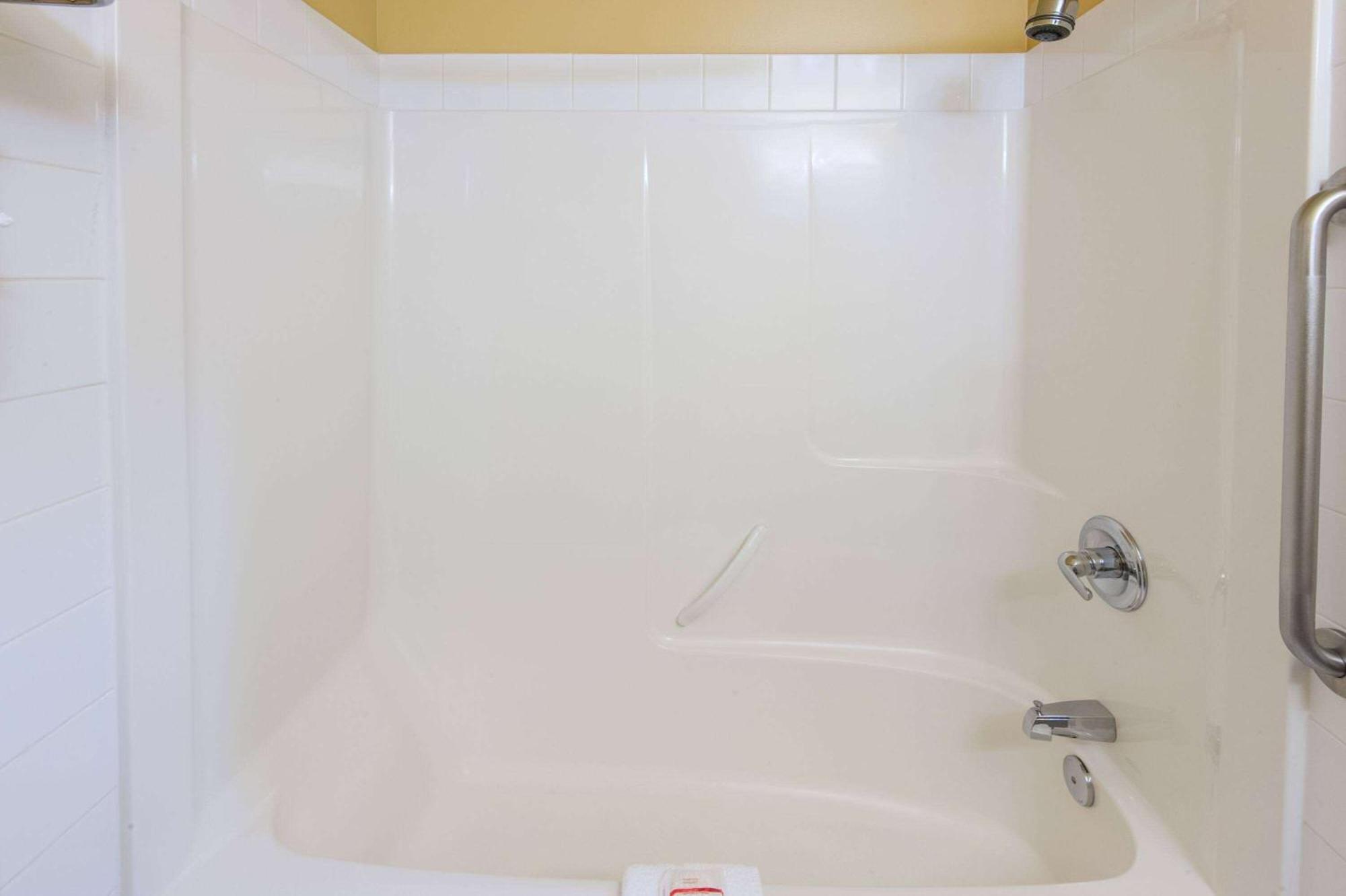 ซูเปอร์ 8 บาย วินด์แฮม ค็อกเรน Hotel Cochrane ภายนอก รูปภาพ